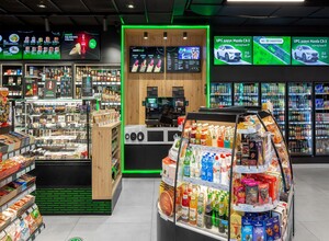 Retail & E-Commerce